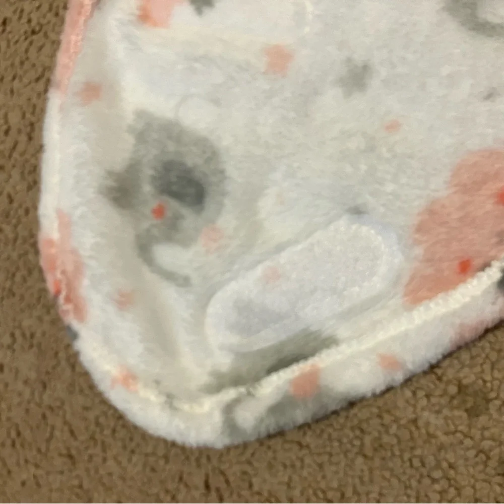 Newborn fleece white pink grey elephant swaddle wrap Gerber onesie &‎ Grey pants